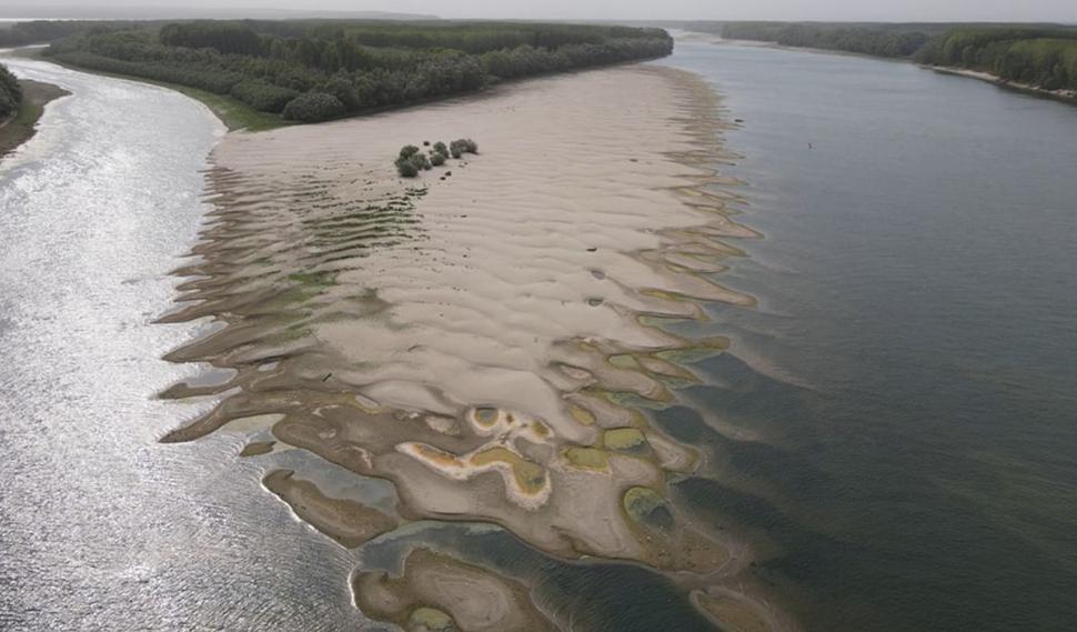 Imagini apocaliptice cu Dunărea secată, surprinse în județul Constanța 786872