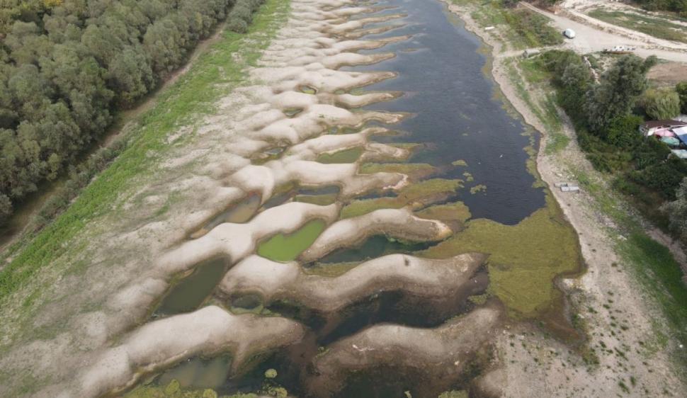 Imagini apocaliptice cu Dunărea secată, surprinse în județul Constanța 786874