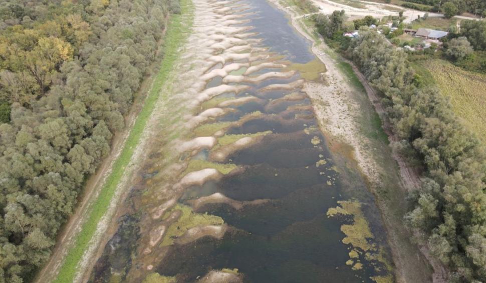 Imagini apocaliptice cu Dunărea secată, surprinse în județul Constanța 786878