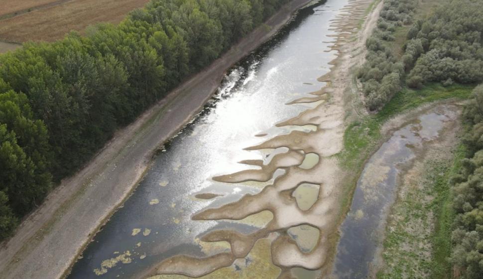 Imagini apocaliptice cu Dunărea secată, surprinse în județul Constanța 786879