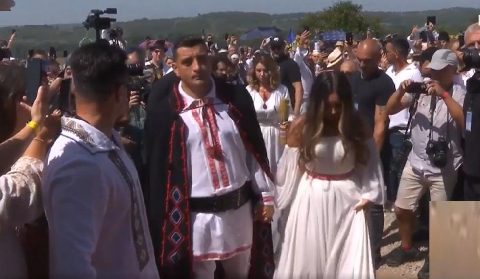 Imagini spectaculoase de la nunta lui George Simion: dansul mirilor şi focul de artificii  786933