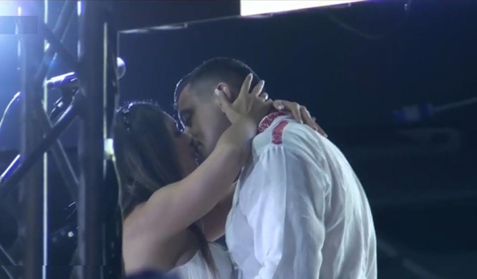 Imagini spectaculoase de la nunta lui George Simion: dansul mirilor şi focul de artificii  786946