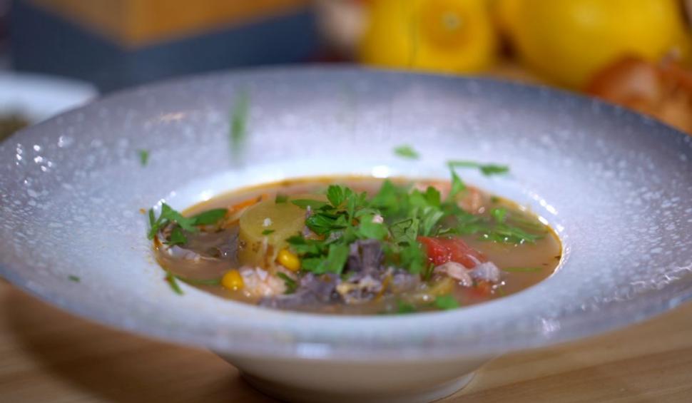 Mihai Sturzu, din fruntea topurilor muzicale, la manșa avioanelor | Invitat în ediţia 17 "Gătit la costum", sezonul 2, fostul membru al trupei  Hi-Q a povestit despre sacrificii şi bun gust 786577