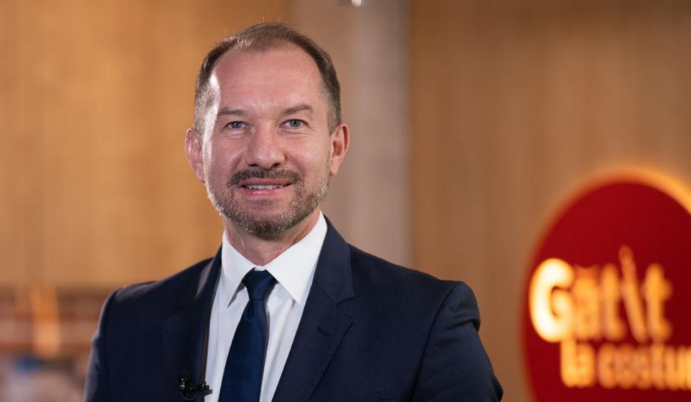 Storceac cu somon, creveţi şi caracatiţă, reţeta lui Mihai Sturzu în ediţia 17 "Gătit la costum", sezonul 2. O ciorbă pescărească gustoasă și simplu de preparat 786548