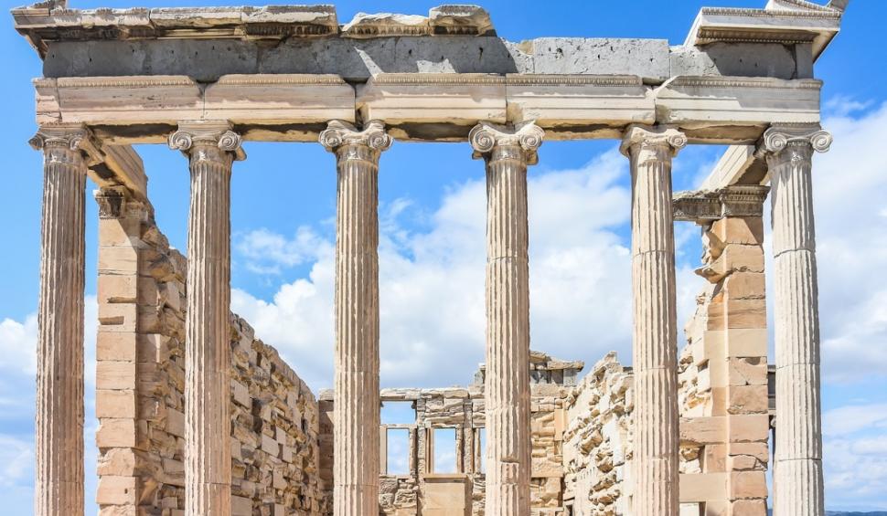 Român cu Dacia 1310, surprins la întoarcerea din Grecia. "Mare grijă, poți rămâne fără ea!" 787018