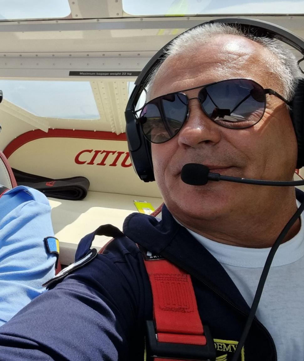 El e Valentin Anghel, pilotul care a murit alături de pasagera de 28 de ani, în accidentul aviatic din Giurgiu 786994