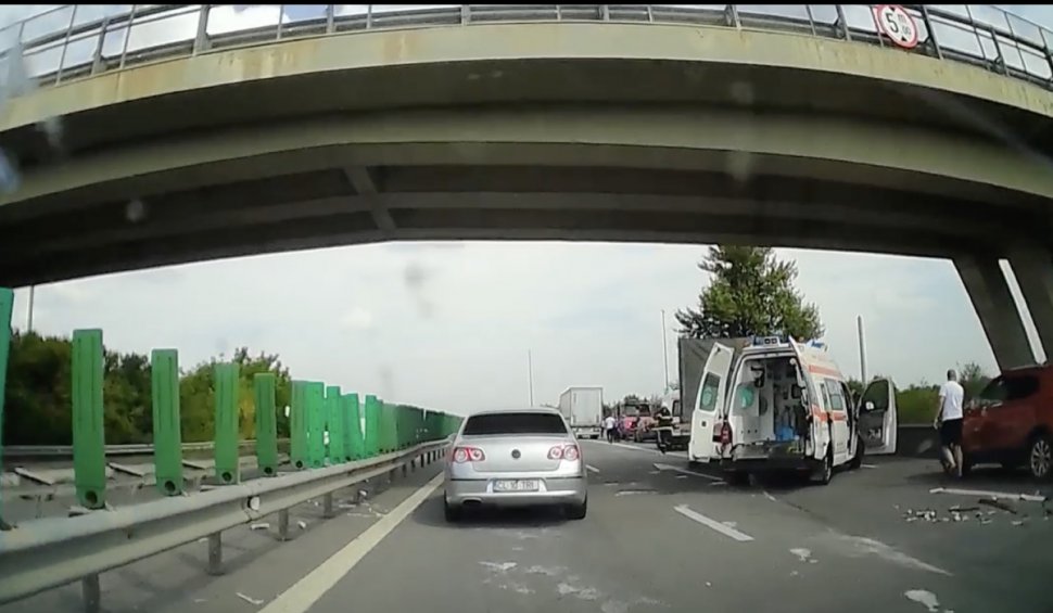 Accident cu trei mașini pe Autostrada Soarelui, la Lehliu-Gară: O persoană este grav rănită | Trafic restricționat