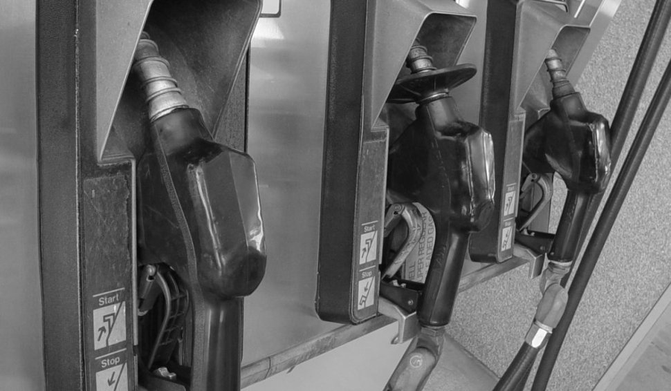 Prețul benzinei și al motorinei în România, astăzi, 30 august 2022. Fluctuaţii la costul carburanţilor