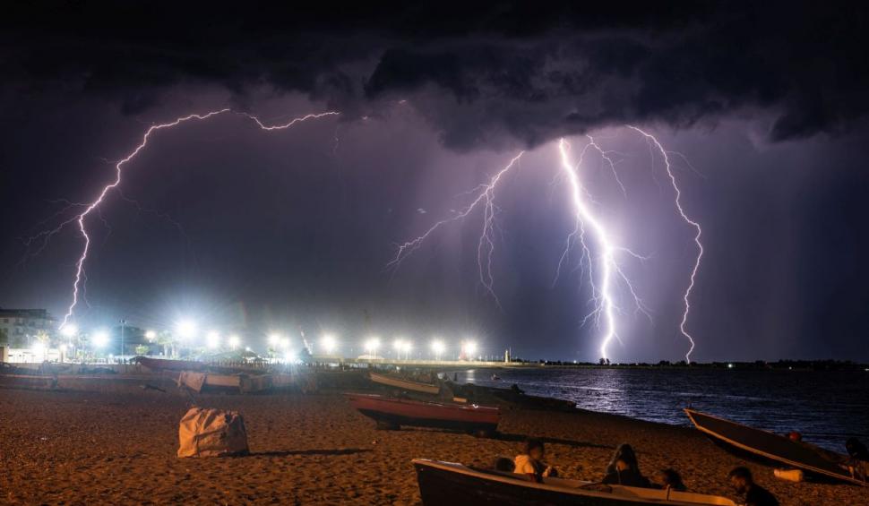 Avertizare meteo ANM de ultimă oră | Cod portocaliu de vijelii și grindină, în mai multe judeţe 787514