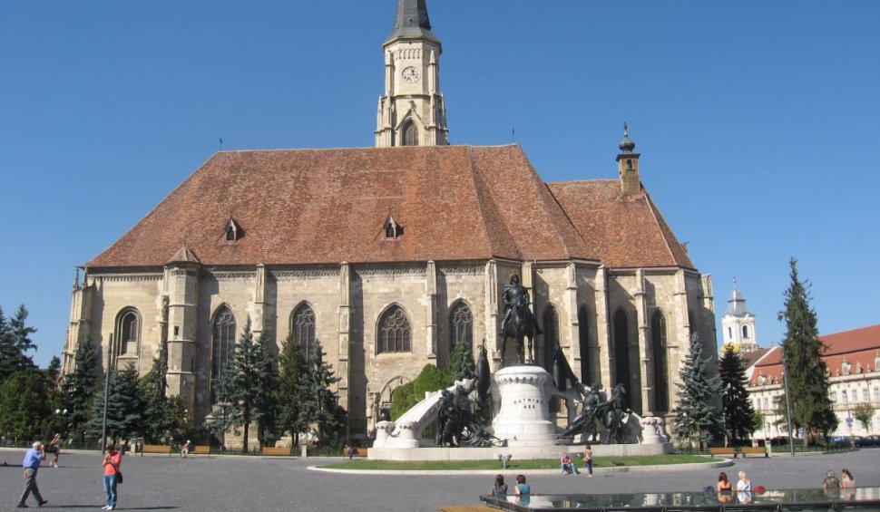 Un bărbat a găsit mii de lei în cutia milei pe care a furat-o dintr-o biserică din Cluj-Napoca, dar a regretat imediat
