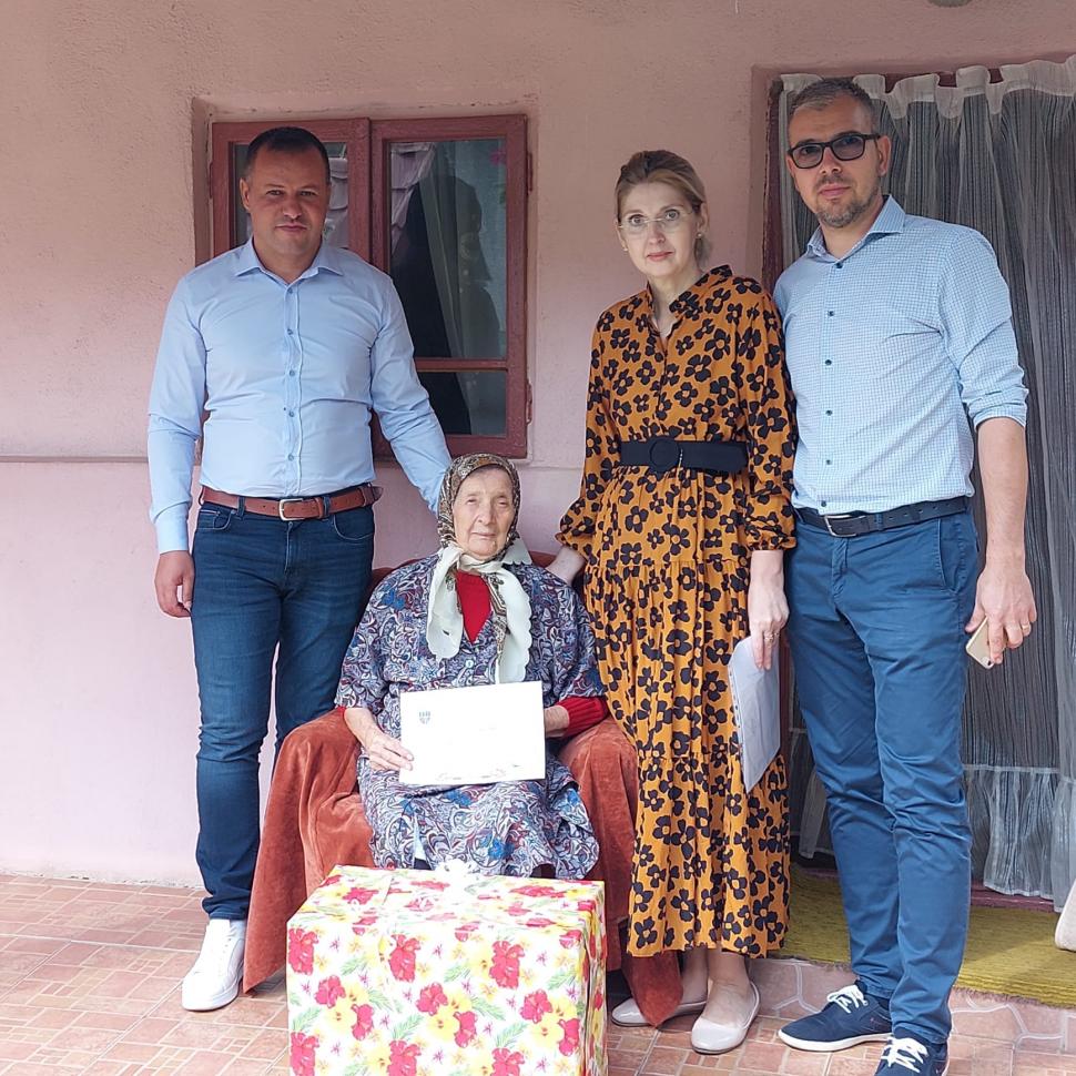 Doamna Ana, bunica din Olt care a ajuns la 100 de ani fără să fie vreodată bolnavă, spune că secretul longevității a fost iubirea 787577