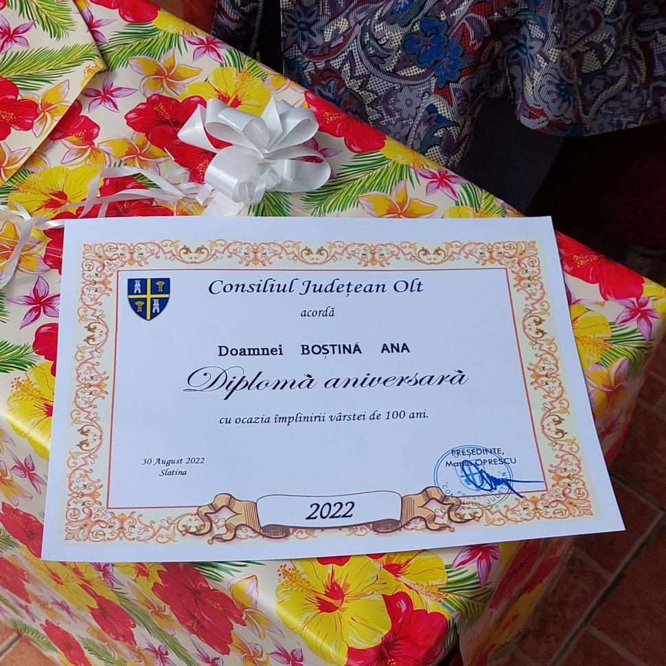 Doamna Ana, bunica din Olt care a ajuns la 100 de ani fără să fie vreodată bolnavă, spune că secretul longevității a fost iubirea 787578