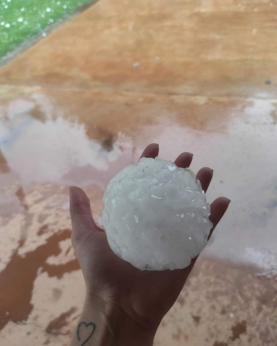  O fetiță de 1 an a murit, lovită în cap de grindină, în Spania 787525