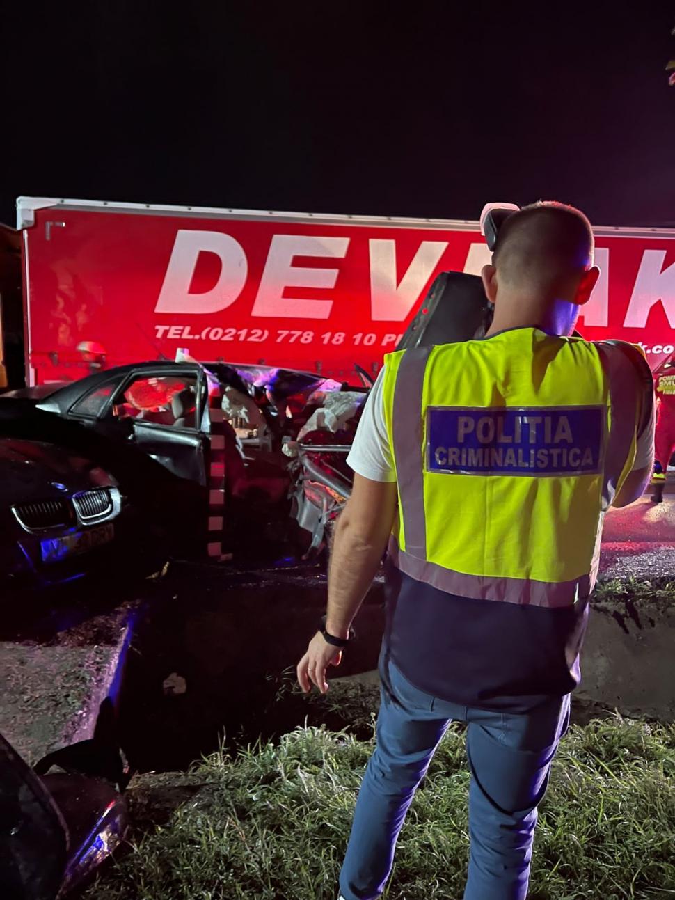 Un tânăr a murit, iar alţi trei au ajuns la spital, după un cumplit accident în Râmnicu Vâlcea 787404