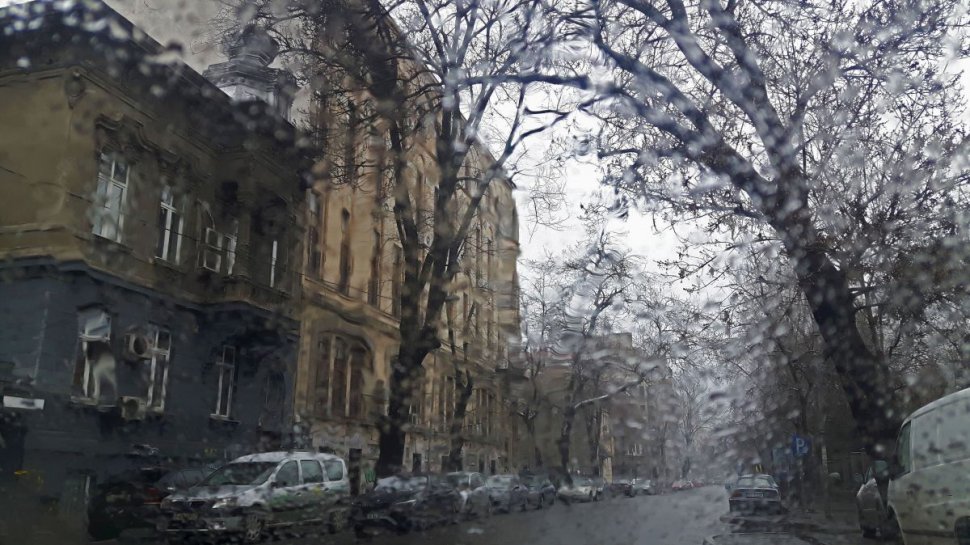 Temperatura scade semnificativ în București și vin ploile