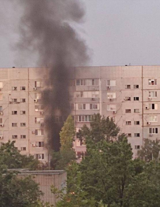 Misiunea AIEA la centrala nucleară Zaporojie, întârziată de bombardamente | Primarul din Energodar a postat fotografii cu clădiri bombardate 787640