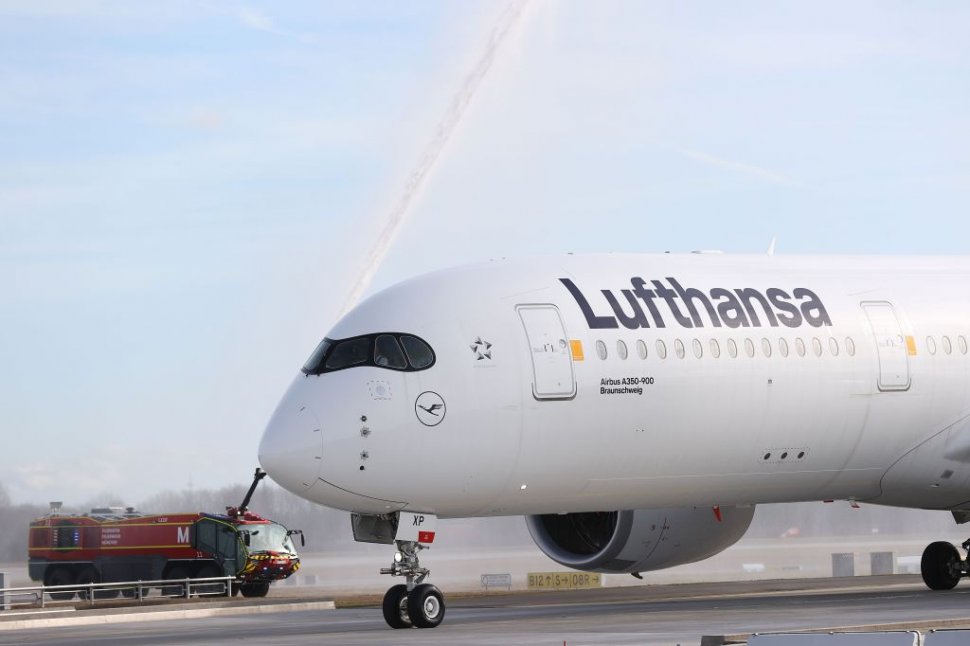 Lufthansa va anula 800 de zboruri vineri din cauza grevei piloților