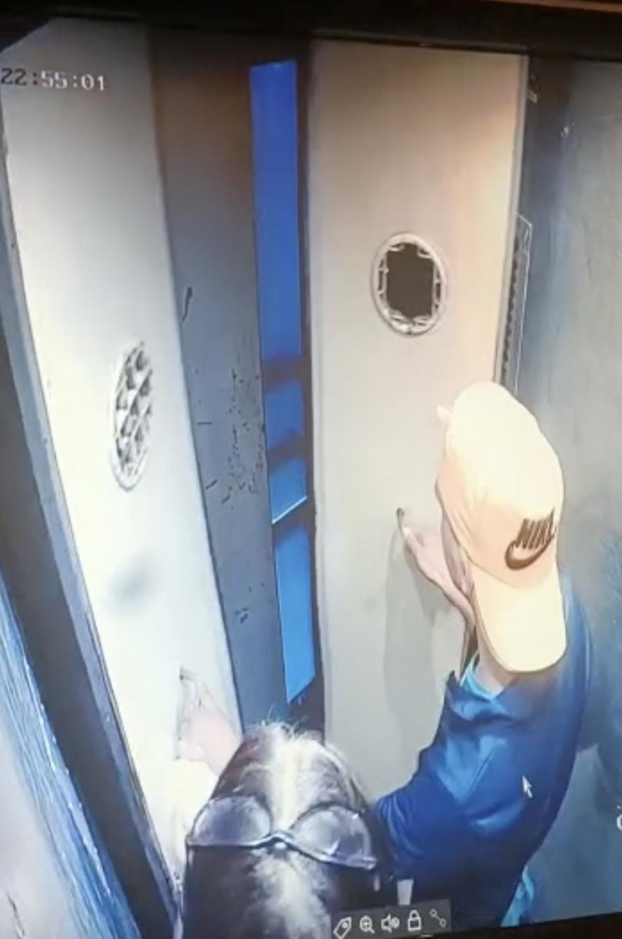 Minoră abuzată în liftul unui bloc, în Sectorul 3 din București. Agresorul a făcut deja trei victime 787656