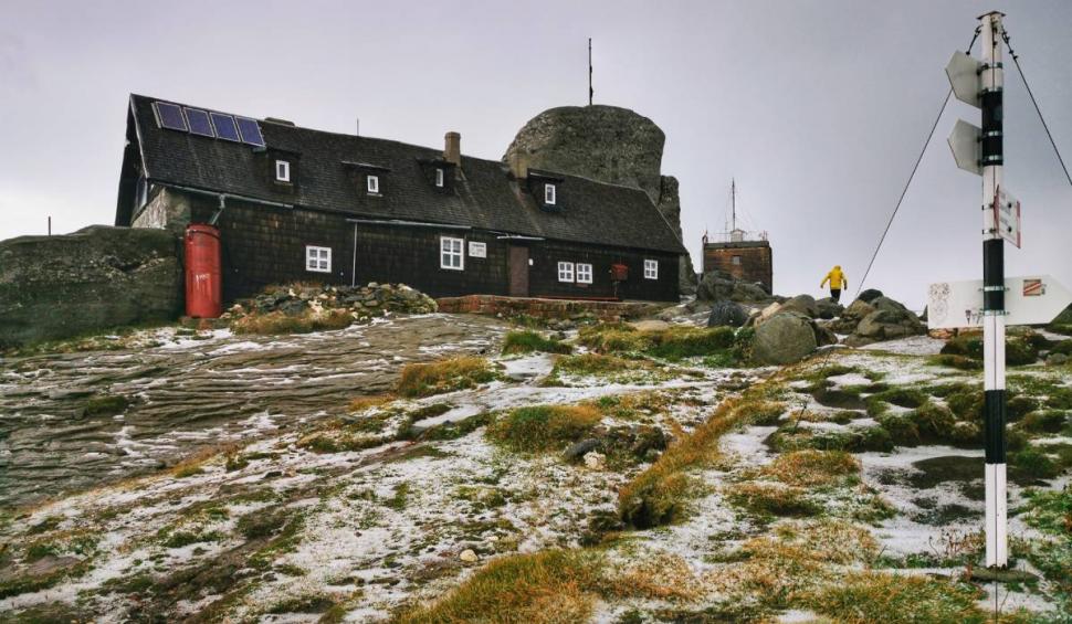 A nins în Munții Bucegi: "Vă rog eu frumos să vă lăsați șlapii acasă" 787614