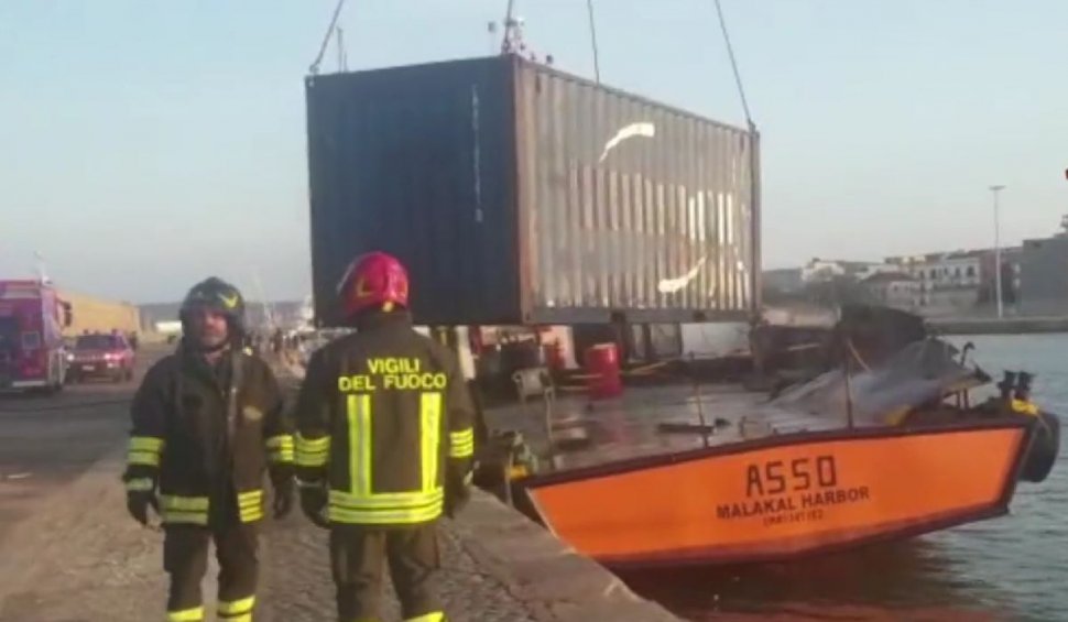 Un vapor a sărit în aer în Italia, în portul Crotone. Cel puțin trei persoane au murit, spulberate de suflul deflagrației