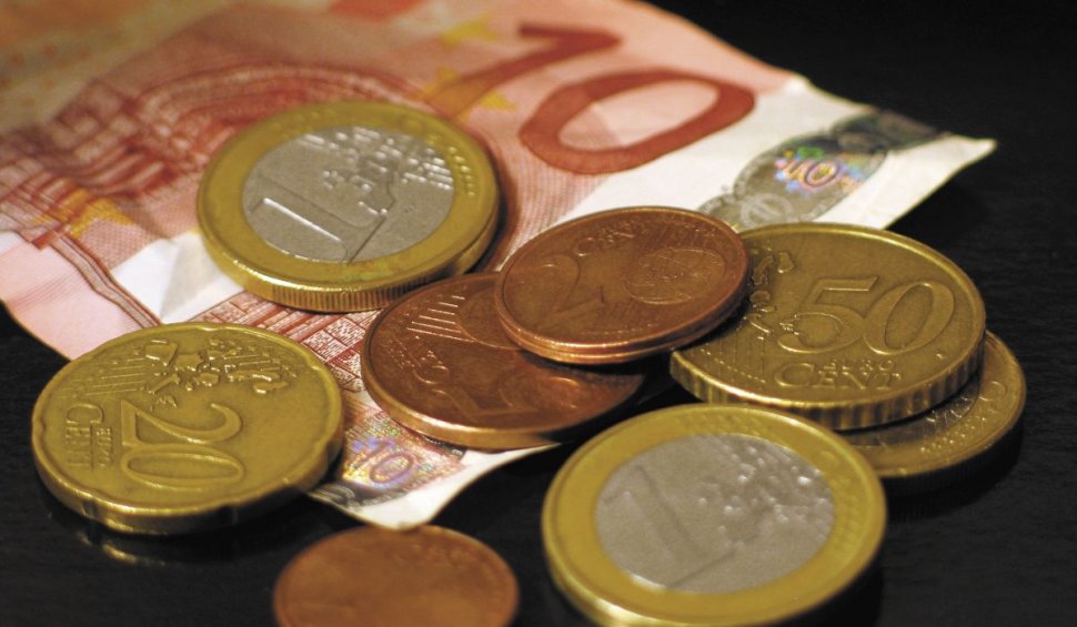 Curs valutar BNR, 2 septembrie 2022. Euro scade pentru a doua zi consecutiv
