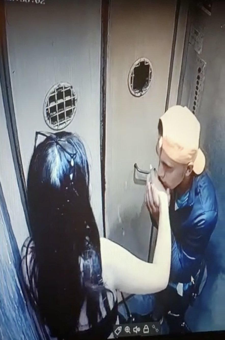 Tânărul de 20 de ani care agresa minore în lift a fost arestat preventiv