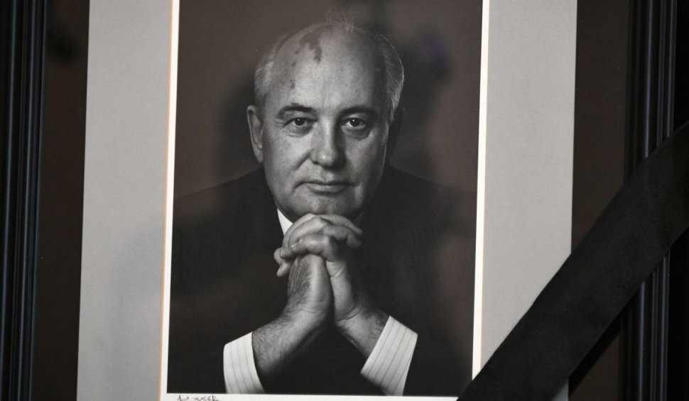 Mihail Gorbaciov a fost înmormântat sâmbătă la Moscova. Mii de oameni au stat la coadă pentru trece pe lângă sicriul fostului lider sovietic