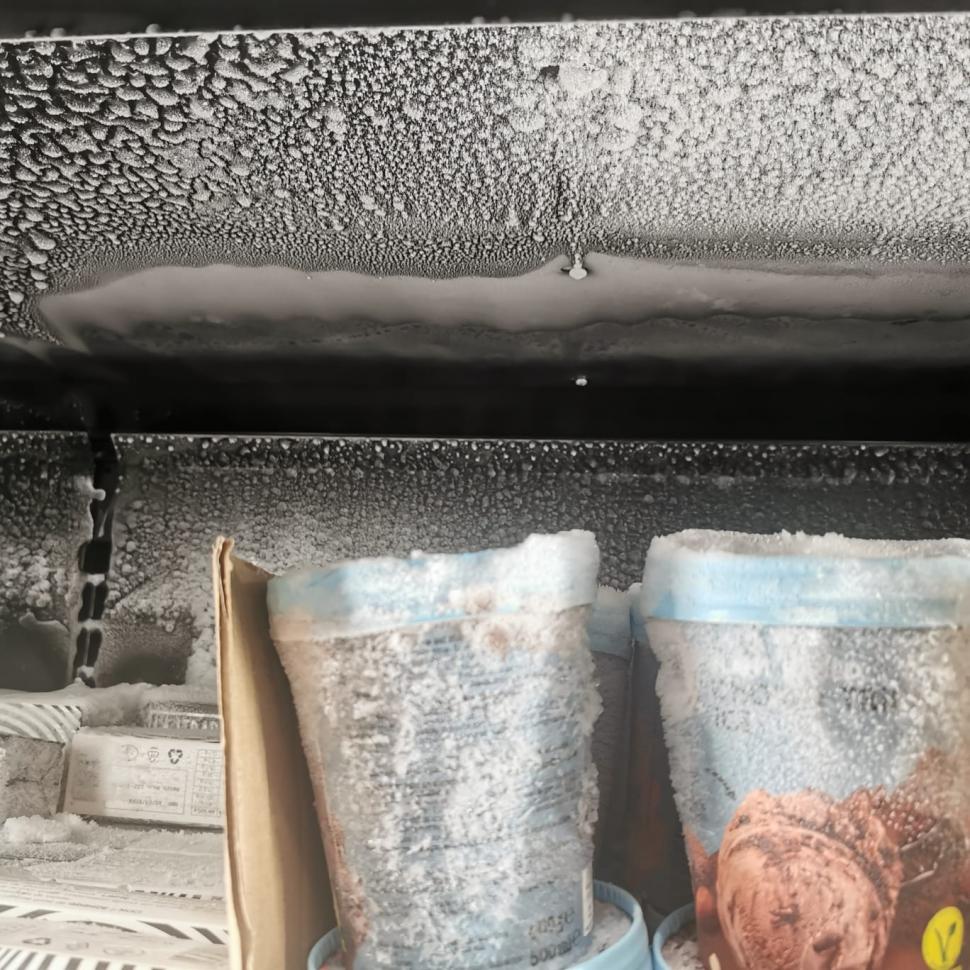 Mizerie, mâncare mucegăită și gândaci, la un cunoscut lanț de supermarketuri din România. ANPC a dat amenzi de 3,5 milioane de lei 788188