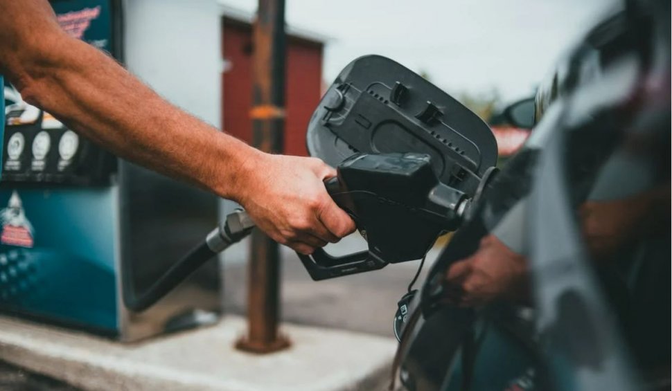 Prețul benzinei și al motorinei în România, astăzi, 5 septembrie 2022. Diferențe tot mai mari între carburanți
