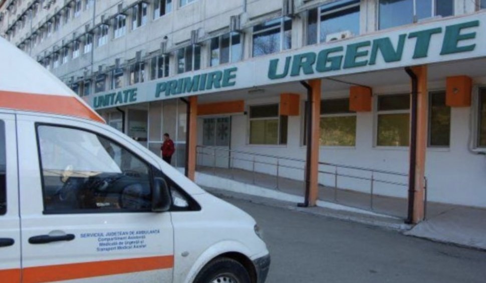 Asistenta din Focșani care a înjurat o mămică venită cu bebelușul la UPU a fost concediată: "Îi găsește dracii numai la ora asta să vină"