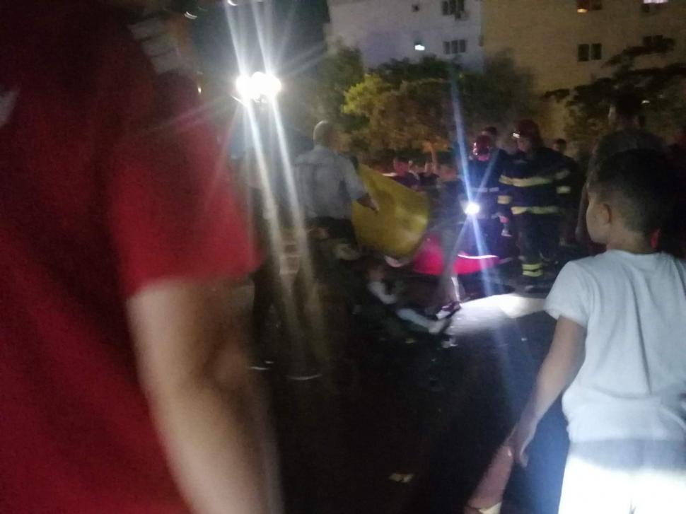 Panică la un loc de joacă din Giurgiu, după ce doi copii au rămas blocaţi în tobogan 788383