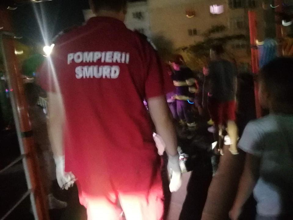 Panică la un loc de joacă din Giurgiu, după ce doi copii au rămas blocaţi în tobogan 788385