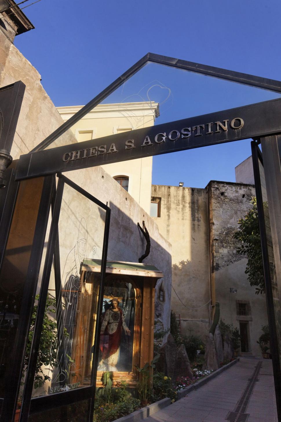 Staţiunea din Italia care îţi oferă 15.000 de euro ca să te muţi acolo  788324