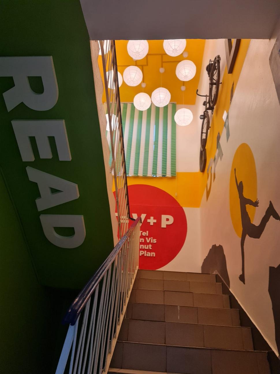 Şcoala devenită virală pe net. Cum au reuşit profesorii din Perieţi să facă rost de bani pentru renovări  788270