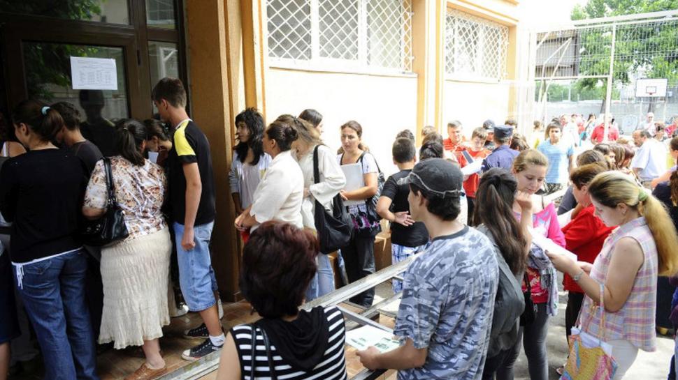 Vouchere sociale de 500 de lei pentru sute de mii de elevi. Care sunt condiţiile pentru a primi banii 788390