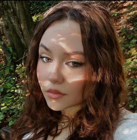 Ea este Maria, fiica unui preot din Maramureş, care s-a aruncat de la etajul 12 al unui bloc | Tânăra avea 18 ani 788440