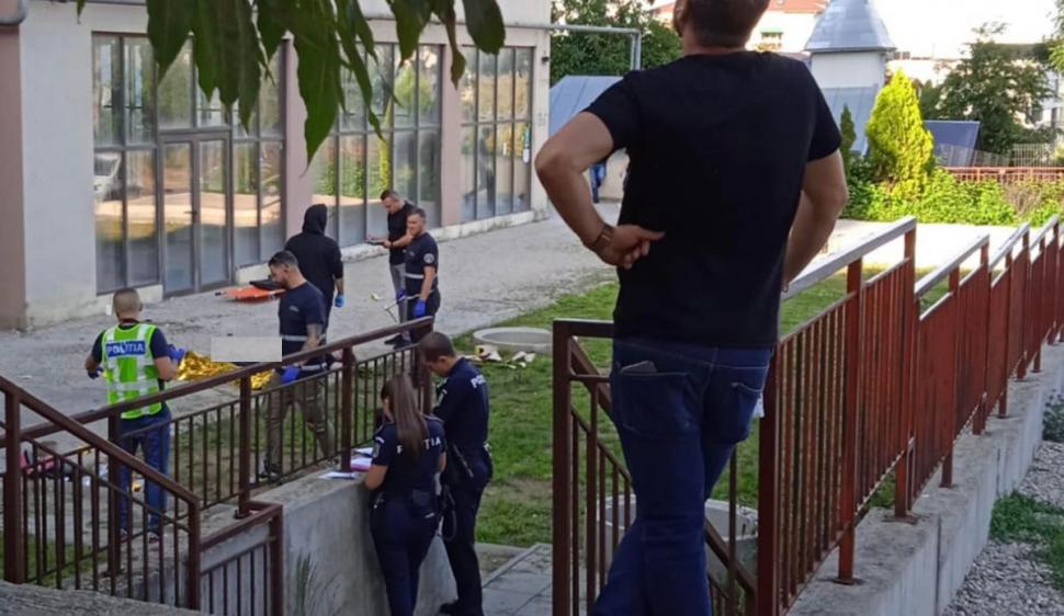 Ea este Maria, fiica unui preot din Maramureş, care s-a aruncat de la etajul 12 al unui bloc | Tânăra avea 18 ani 788442