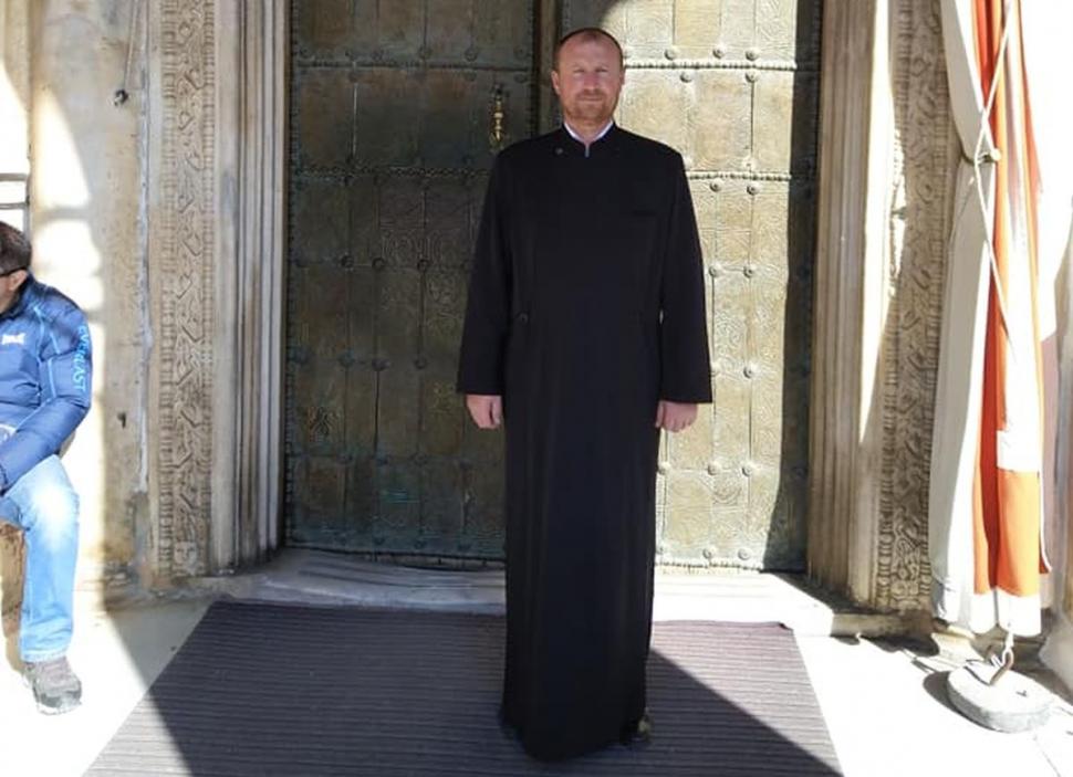 Ea este Maria, fiica unui preot din Maramureş, care s-a aruncat de la etajul 12 al unui bloc | Tânăra avea 18 ani 788576