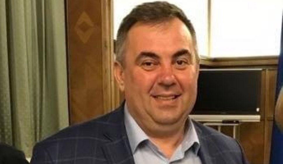 Un primar din Alba și-a acordat singur spor la salariu de 25%. A semnat și autorizația de construcție pentru propria casă