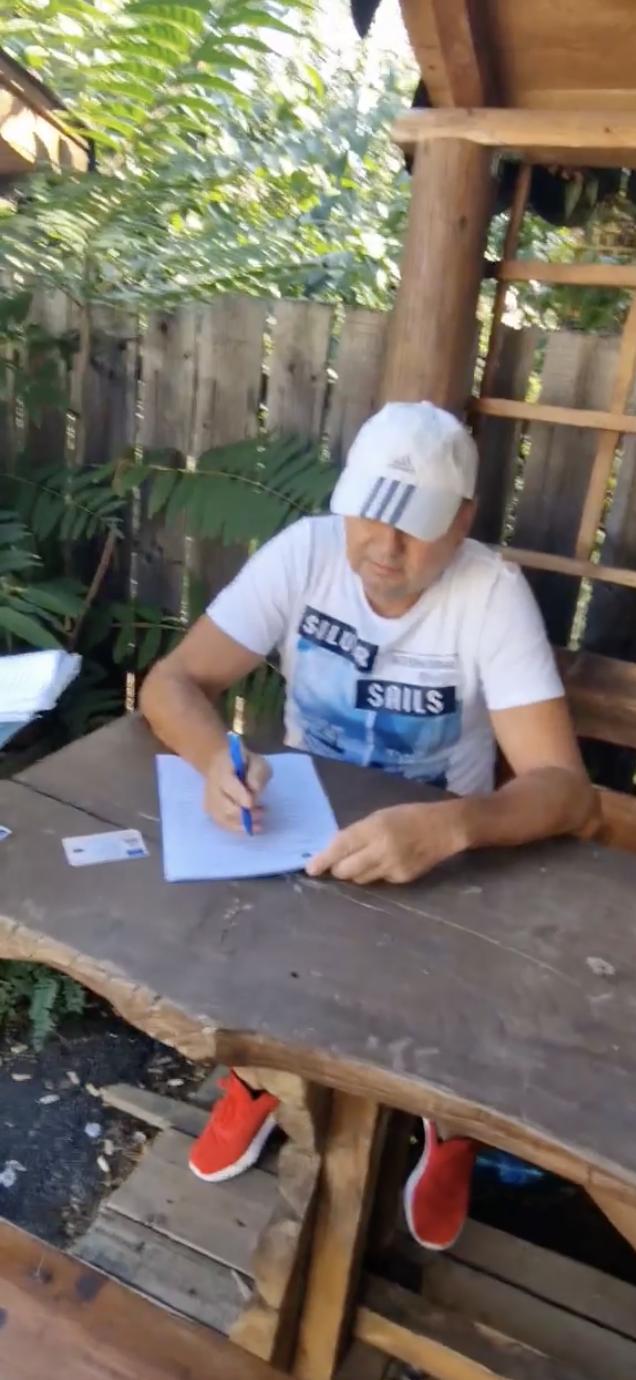 Un primar din Vaslui îi cere disperat lui Lucian Bode înlocuirea șefului de post din comună: "Conduce mașina Poliției îmbrăcat în bermude" 788471