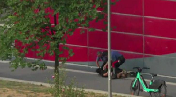 Trei români s-au bătut cu polițiștii italieni la Milano, după ce au încercat să fugă la un control și s-au răsturnat cu o mașină de lux 788550