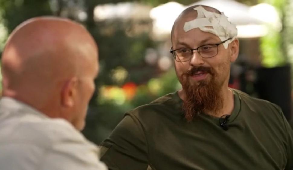 Soldați ruși, filmați în timp ce flutură steagul alb, înainte de a se preda, în sudul Ucrainei 788522