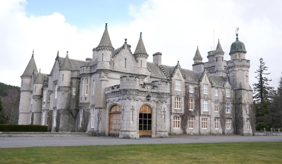 Balmoral, reședința din Scoția unde membrii familiei regale din Marea Britanie redevin "oameni normali"