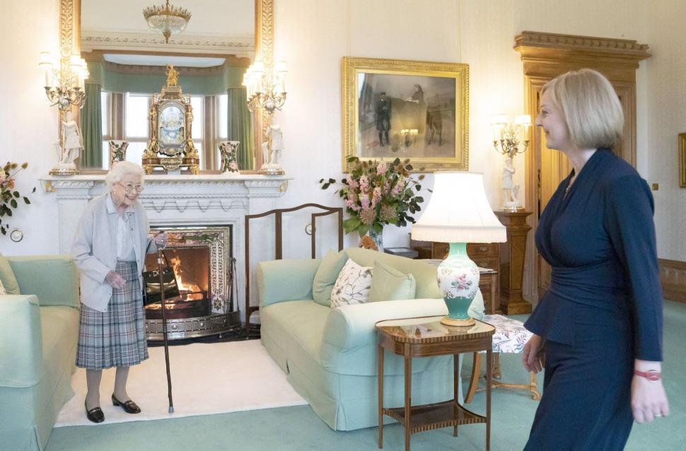 Regina Elisabeta a II-a a Marii Britanii a murit la vârsta de 96 de ani | Regele Charles al III-lea va prelua coroana și tronul 788724