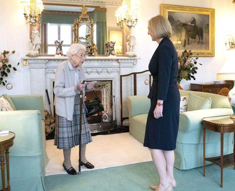 Regina Elisabeta a II-a a Marii Britanii a murit la vârsta de 96 de ani | Regele Charles al III-lea va prelua coroana și tronul 788725