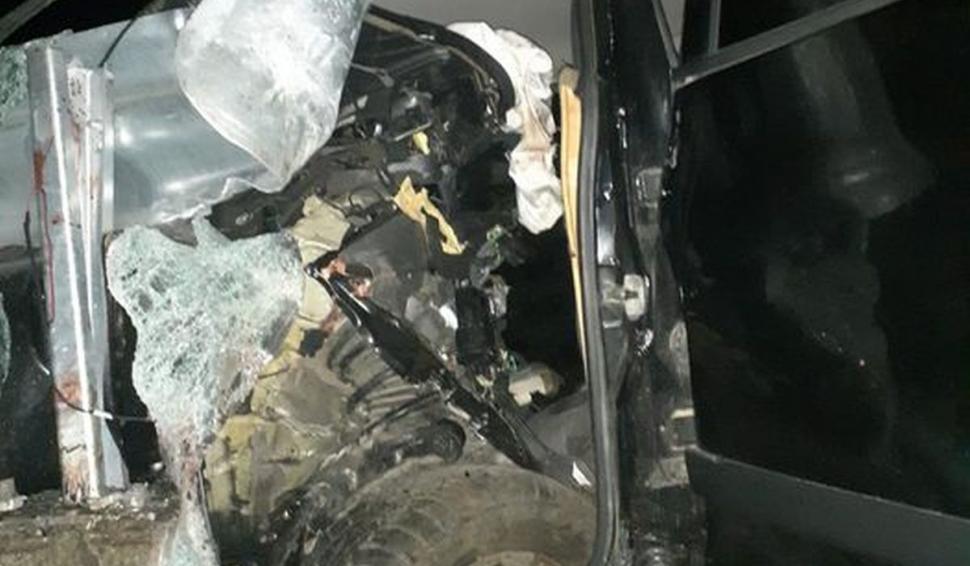 Ei și-au pierdut viața la 16 și 19 ani, iar ele, la doar 14 ani, se află în stare gravă la spital. Toți erau într-o mașină care a intrat într-un cap de pod la Huseni, în Sălaj 788846