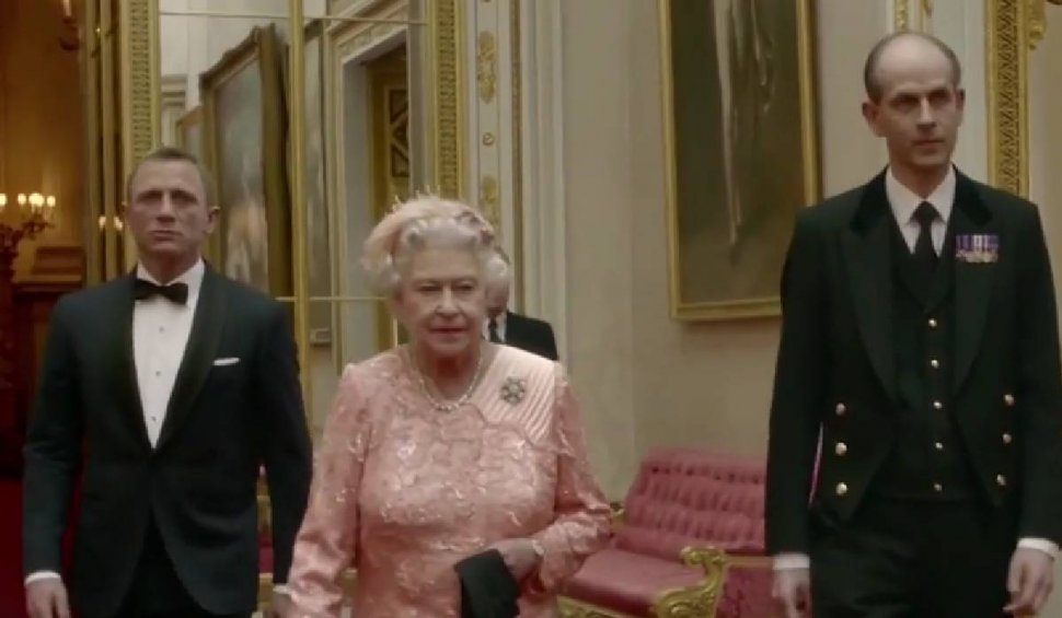 Elisabeta a II-a a Marii Britanii, o regină cu simțul umorului | A jucat și într-unul din filmele cu James Bond