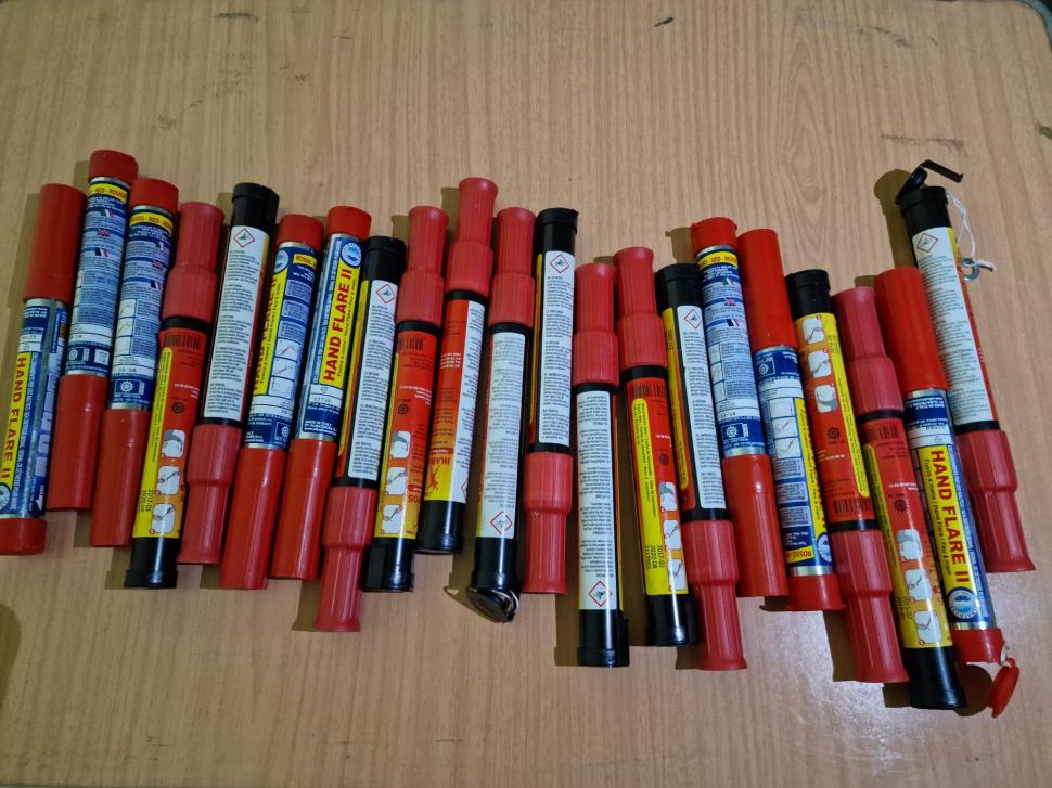 Haos și violențe la meciul Dinamo-Steaua | Suporterii s-au luat la bătaie cu jandarmii. Unii dintre ei erau la meci cu copiii 788922