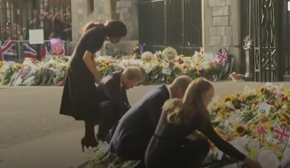 Prințul Harry și Meghan Markle, la Castelul Windsor | Au mers cu William și Kate să vadă omagiile lăsate de britanici 788982