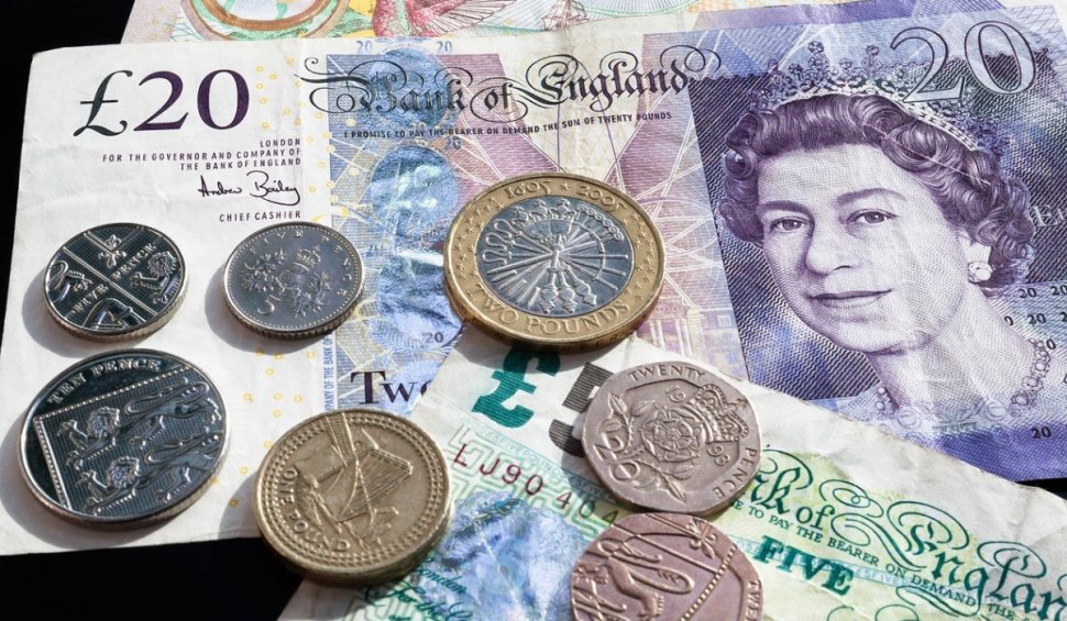 Banca Angliei va înlocui, treptat, portretul Reginei pe bancnote